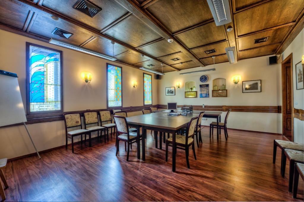 Hôtel Szent Kristof Panzio à Esztergom Extérieur photo