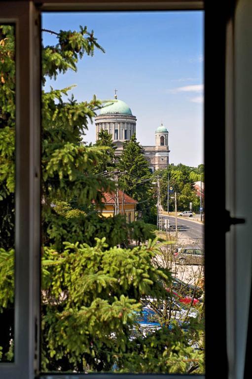 Hôtel Szent Kristof Panzio à Esztergom Chambre photo